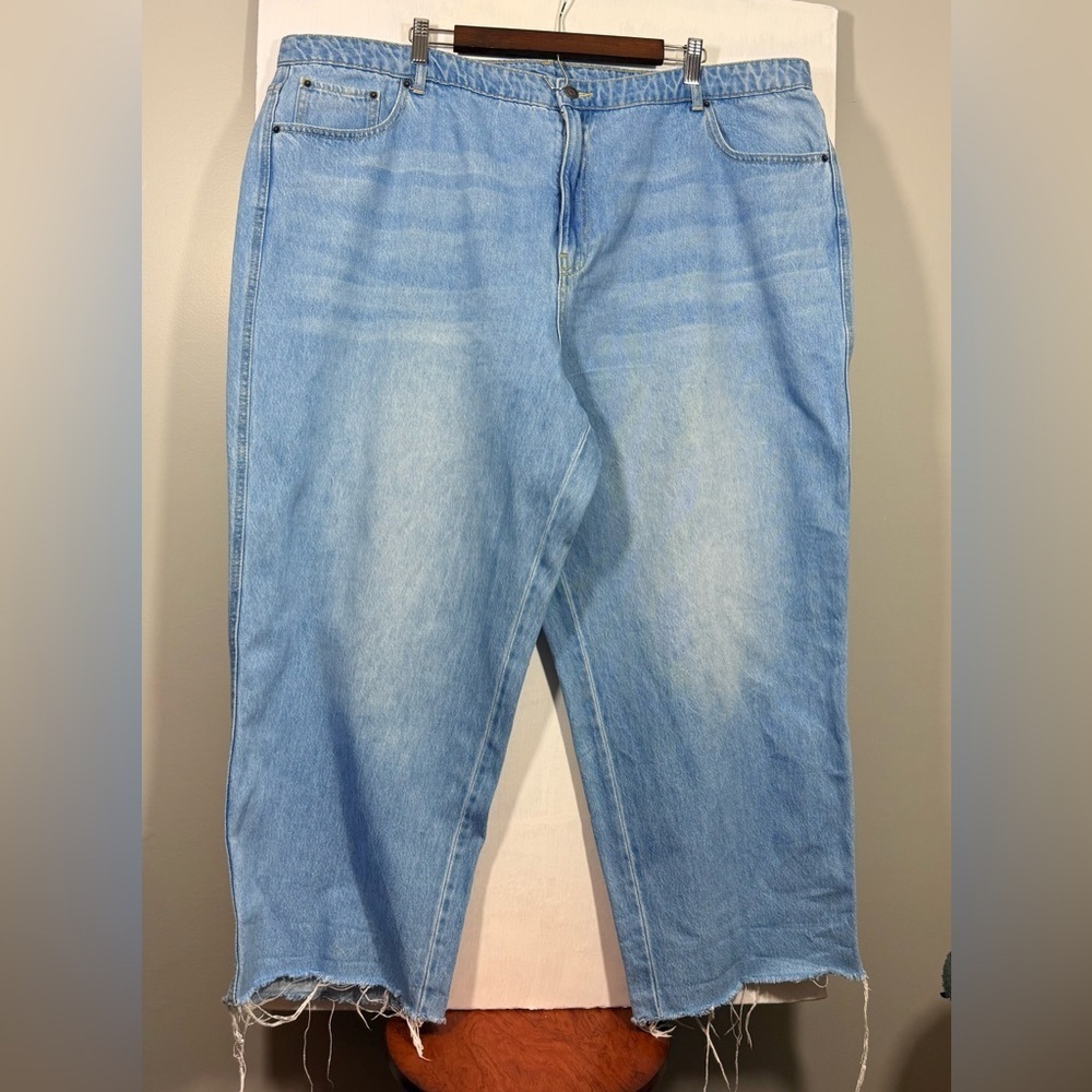 Women’s Size 22 Light Blue Relaxed Jeans